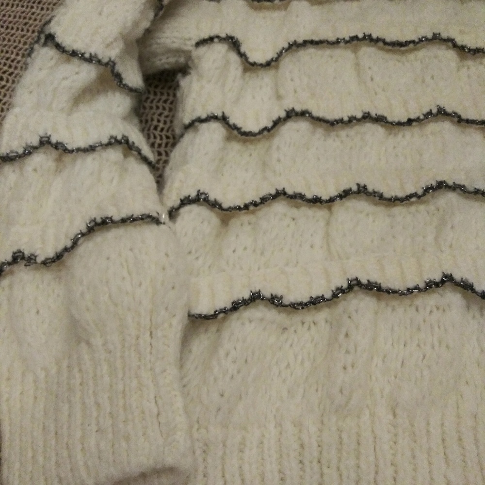 Zara wool ruffle trims with metallic thread sweate - Picture 4 of 5